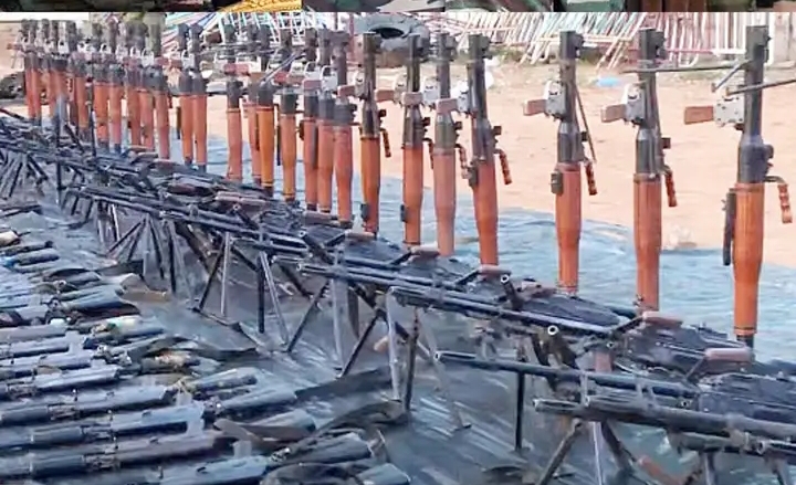 NIGER’S ARMY SEIZES HUGE ARSENAL AFTER AIR BASE MUTINY