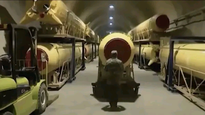 Iran Fears Renewed Clash as U.S. Sends Fresh Carrier to Middle East