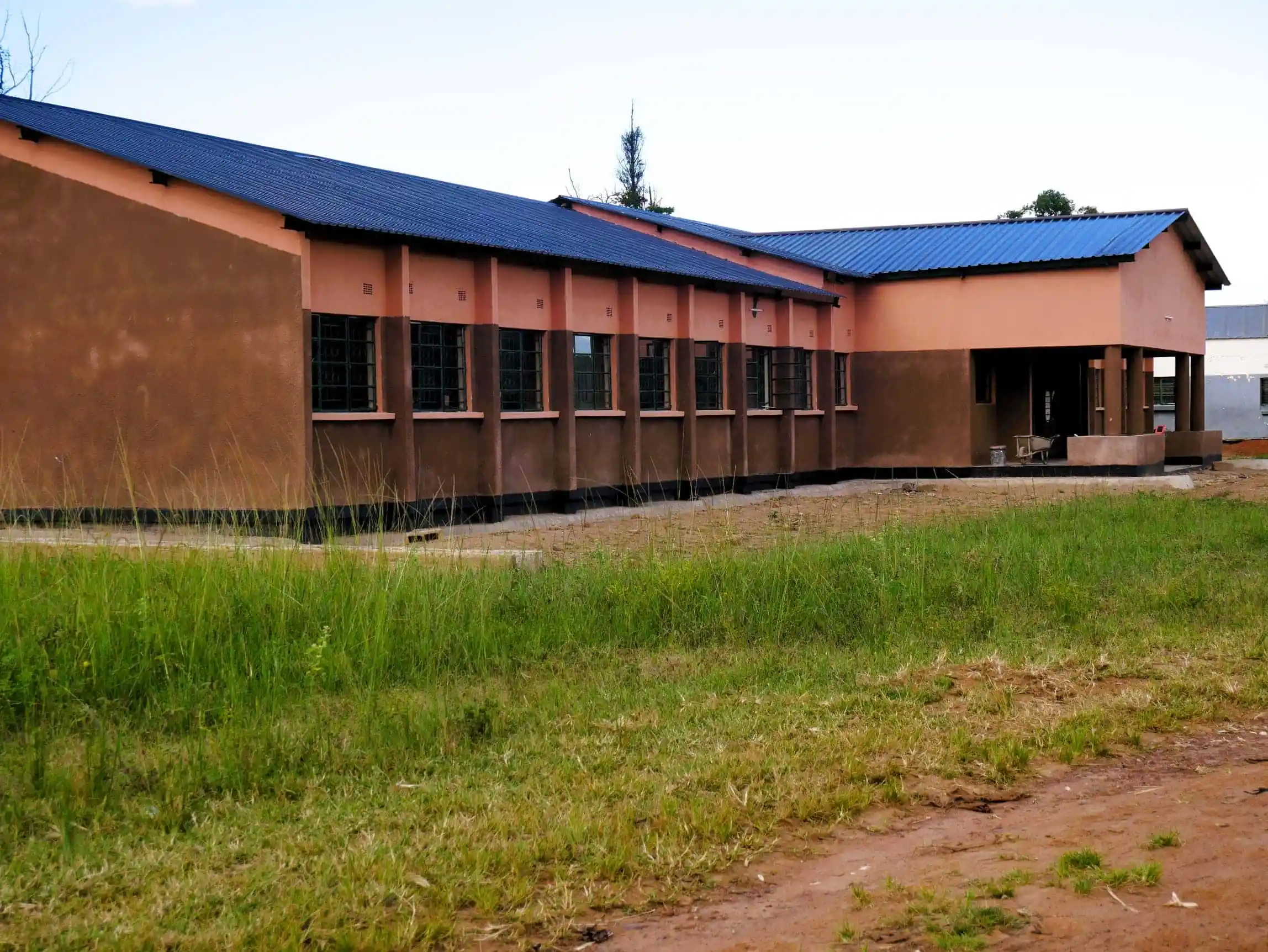 CHIPATA COMMUNITIES HAIL MOSES MOYO OVER MAKWE SCHOOL PROJECT