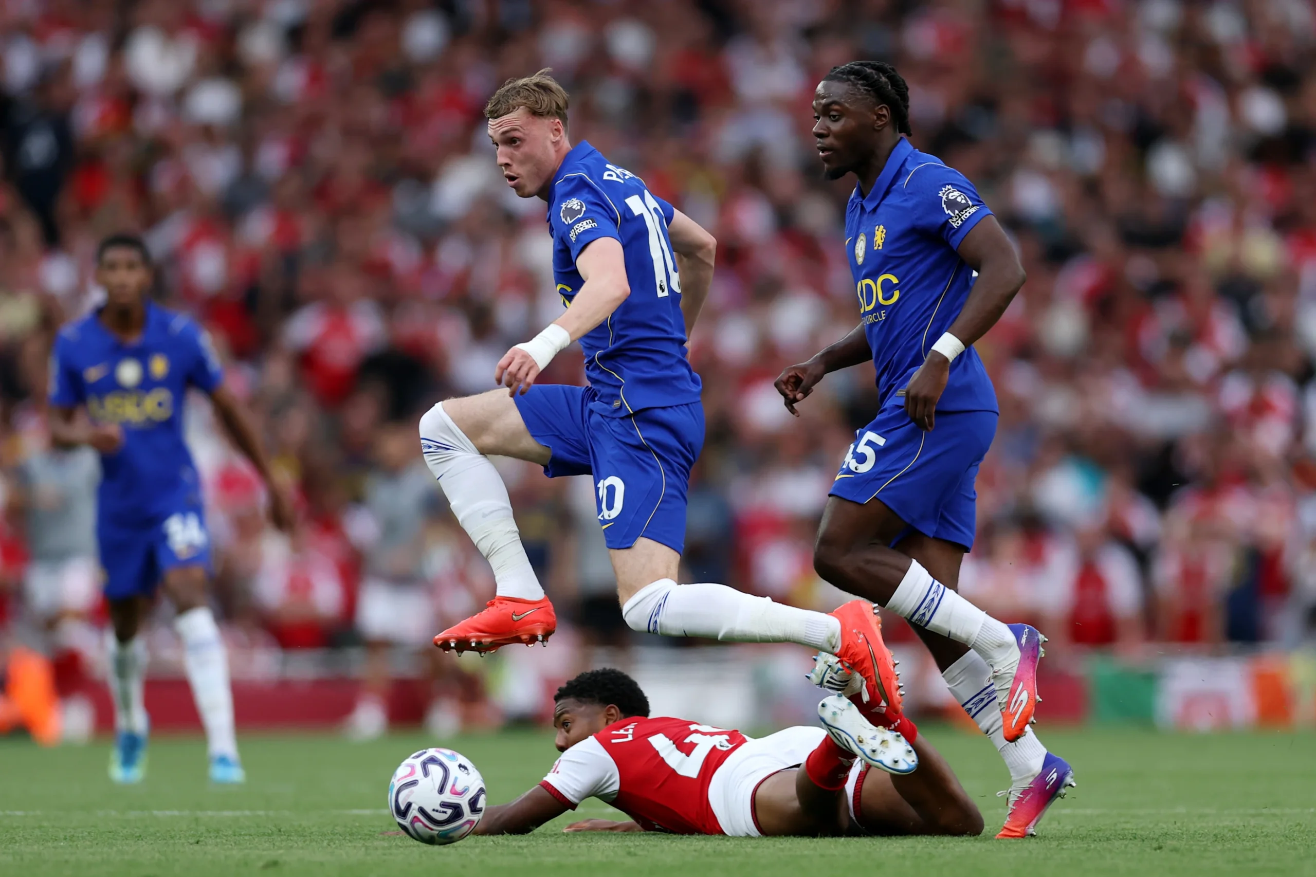 Arsenal Come From Behind to Beat Chelsea 2-1 in Thrilling London Derby