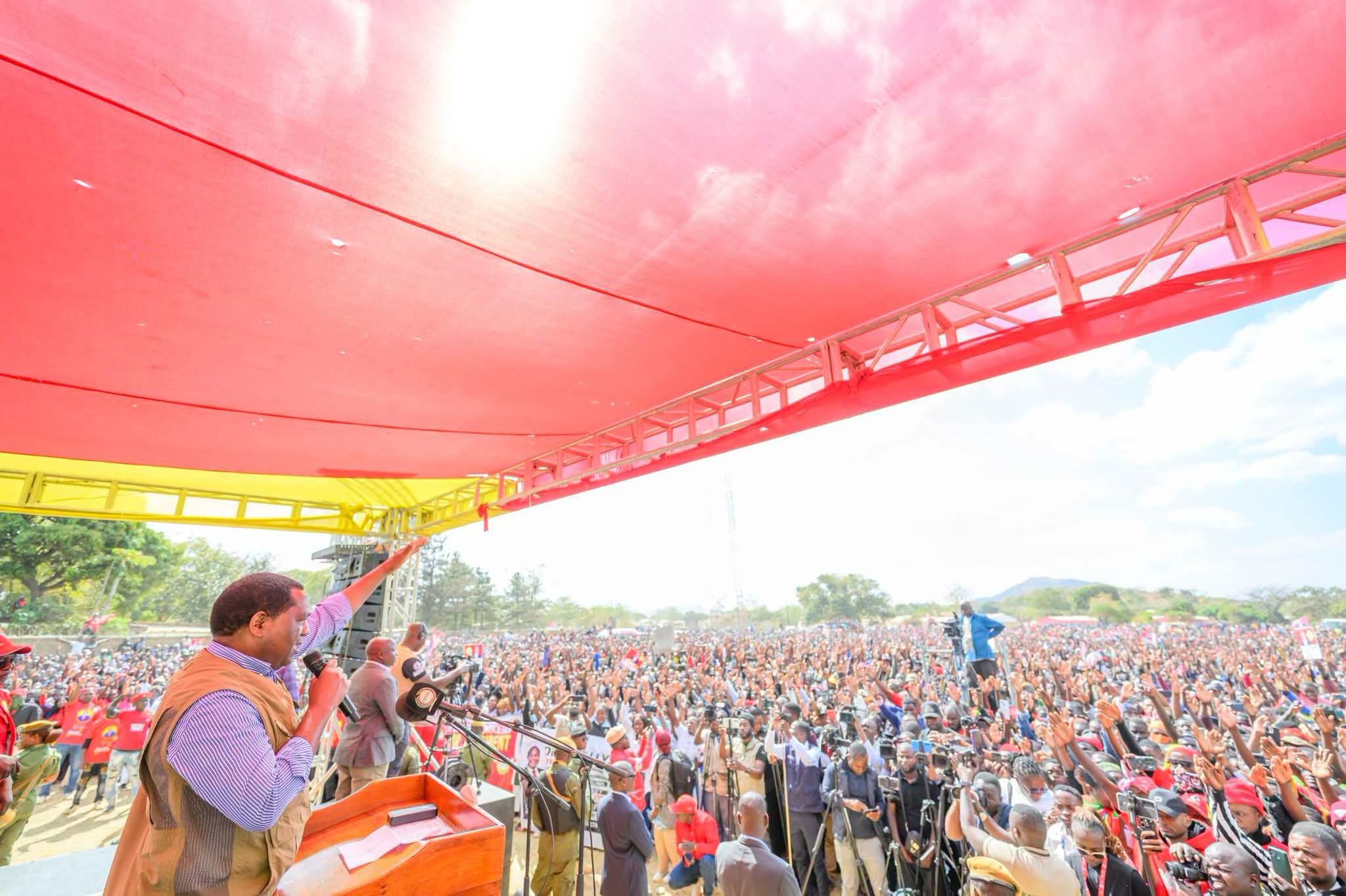 ‘Paraffin yasila mukali lampi, their money is finshed’, HH mocks Mundubile
