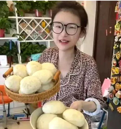 Influencer, 24, di£s after complications from extreme eating