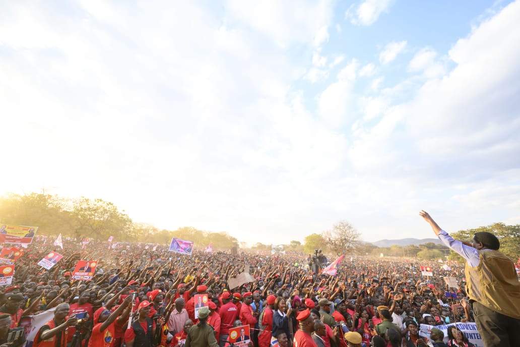 Hichilema pledges more roads, water and jobs for Chipata, urges vote in August
