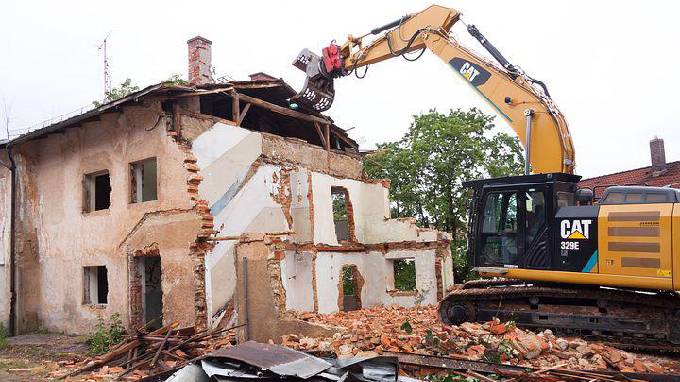 Is an informal settler safe from demolition when holding an occupancy license?