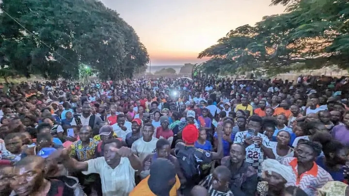 INDEPENDENT PARLIAMENTARY CANDIDATE FOR ZAMBEZI CENTRAL CONSTITUENCY CRYS AFTER SEE THE TOTAL NUMBER OF PEOPLE WHO WELCOMED HIM