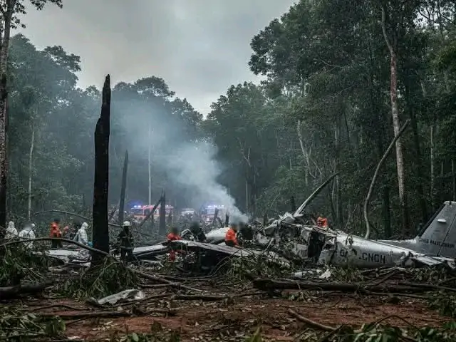 17 KILLED AS PLANE CRASHES IN DR CONGO, SENIOR MILITARY OFFICIALS AMONG DEAD