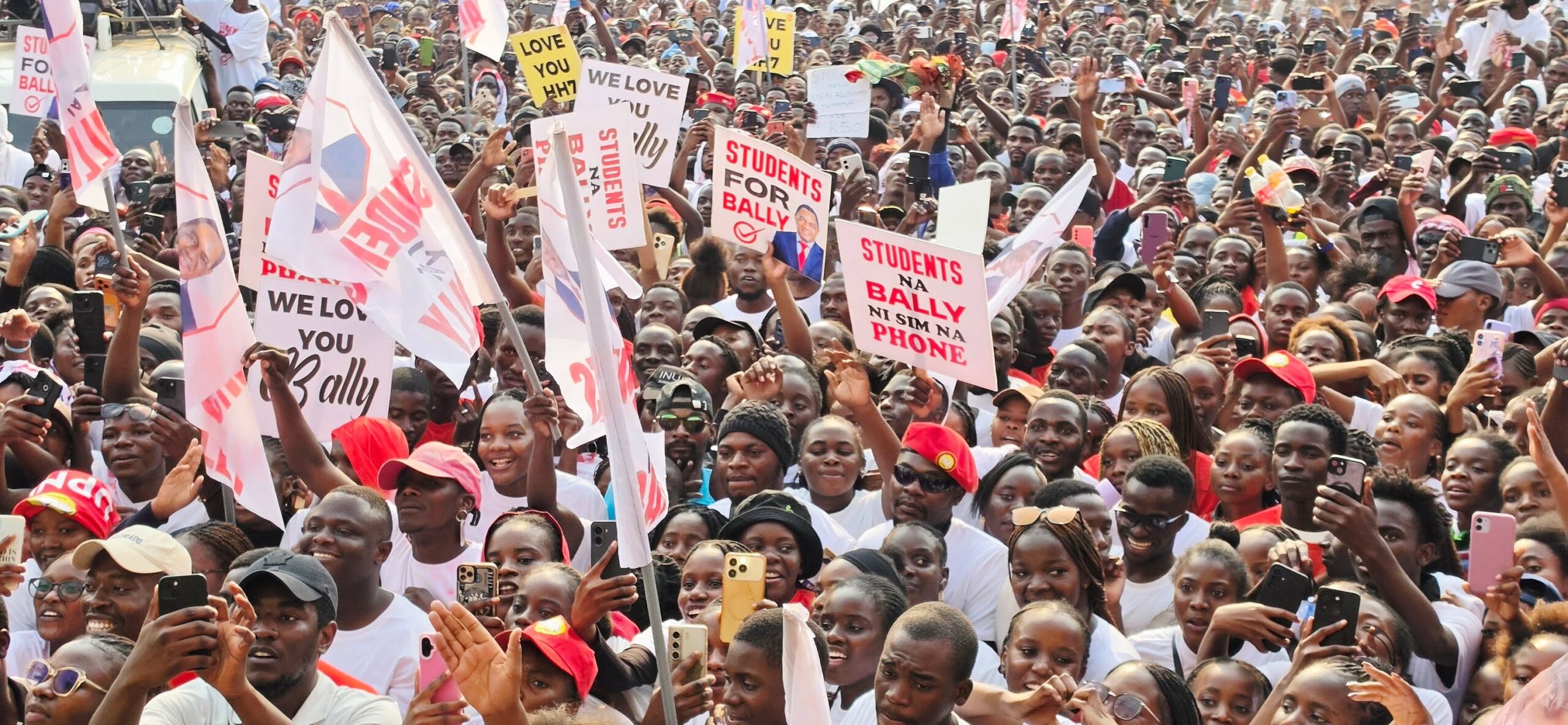 Zambia : Hichilema Closes 127-rally Campaign As 50,000 Students March To State House In Show Of Support