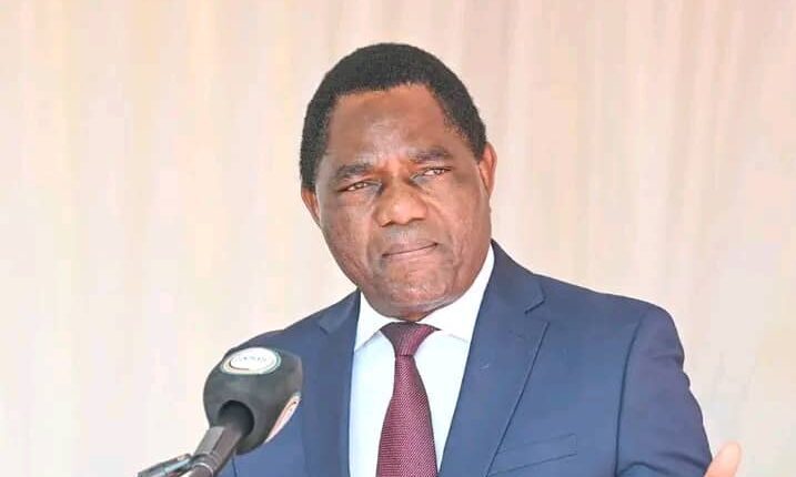 Stop playing with phones when on duty, HH tells health workers