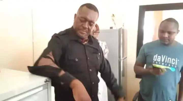 UPND cadres violently attack veteran politician, Gary Nkombo, attempt to prevent him to file and stand as an Independent candidate in Mazabuka Central