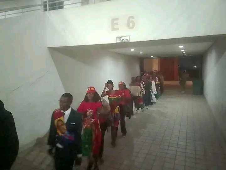 Thousands of people have already started arriving at the National Heroes Stadium