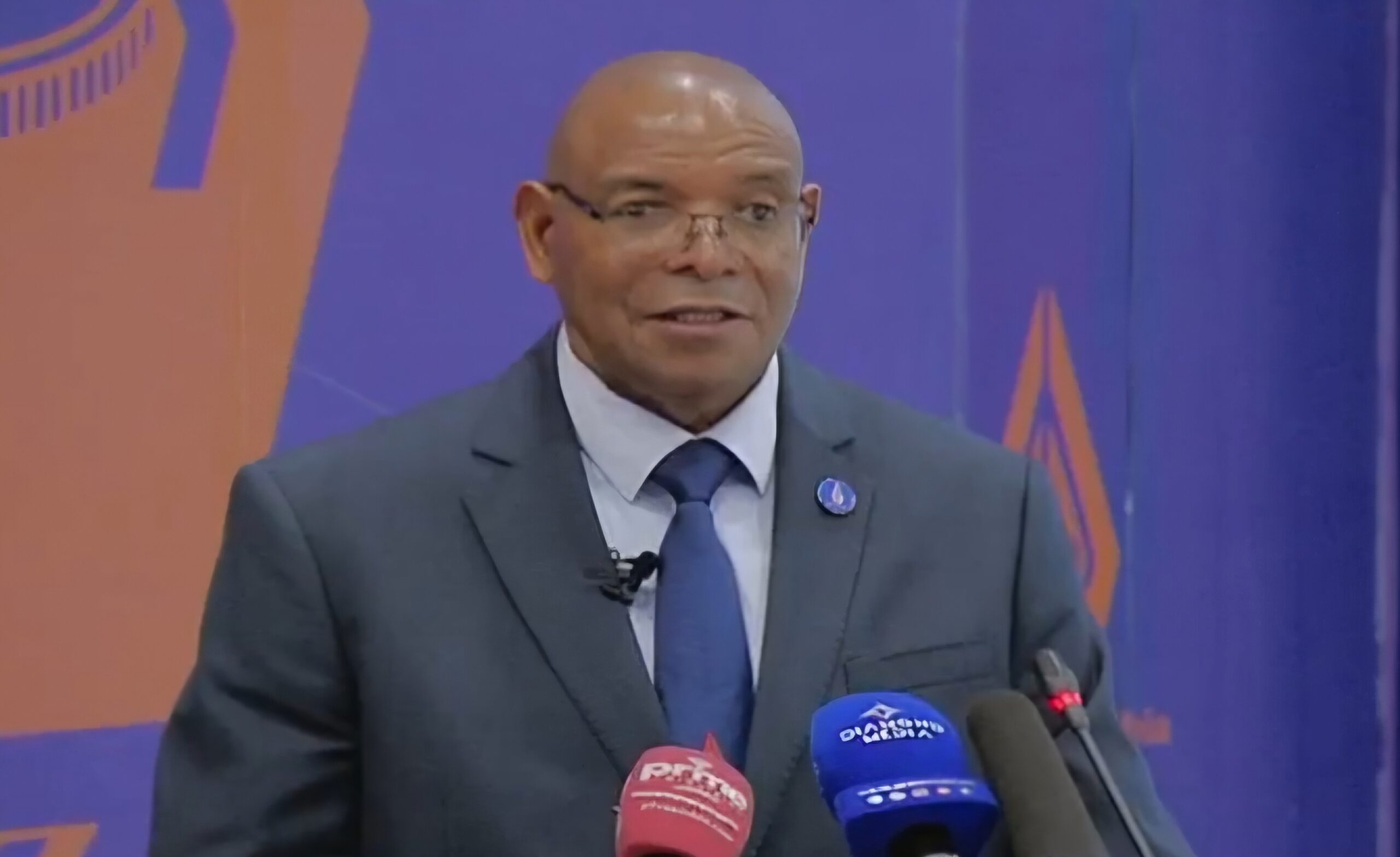 Bank of Zambia cuts policy rate to 10.75%, governor urges banks to lower lending rates