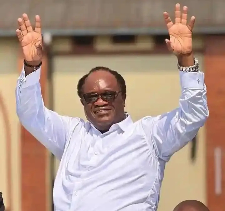 You’re commissioning toilets, you call Chiefs? Hichilema angers Mundubile