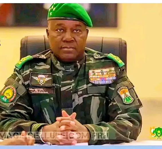 MUTINY ROCKS NIGER’A CAPITAL AS YOUNG OFFICERS TURN ON JUNTA