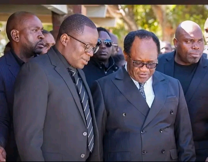 MUNDUBILE, MAKEBI ZULU TO BE SURRENDERED TO ZAMBIA POLICE…following failed UN attempts to resolve the stand-off .United Nations Secretary General,António Guterres’ representative has concluded his negotiation trip to Lusaka to help resolve the stand-off