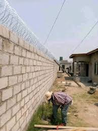 If a neighbor fails to contribute to the fence, they should be charged interest of 6%