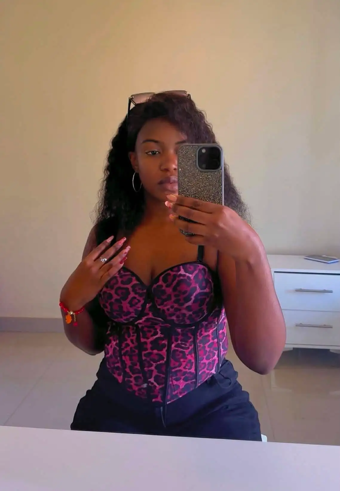 Mwiza Zulu Wows Fans With Striking New Photo as Followers Praise Her Look