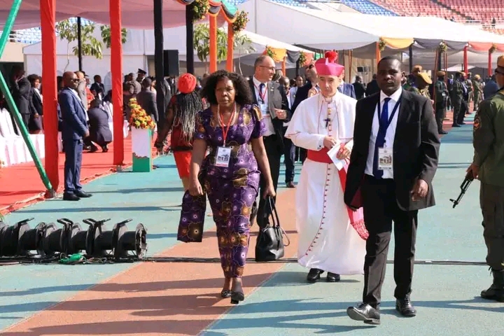 DIPLOMATIC CORPS ARRIVING AT HEROES STADIUM